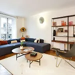 Moderne Pied A Terre Proche De Montmartre